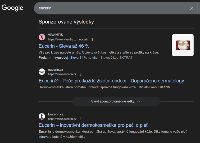 Screenshot vyhledávání Google na dotaz eucerin s rozbalenými sponzorovanými výsledky Vivantis a Eucerin a tlačítkem Skrýt sponzorované výsledky.